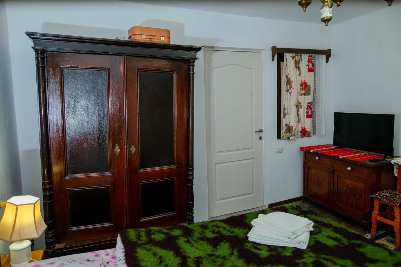 Barcut Casa Pe Valea Hartibaciuluiゲストハウス エクステリア 写真