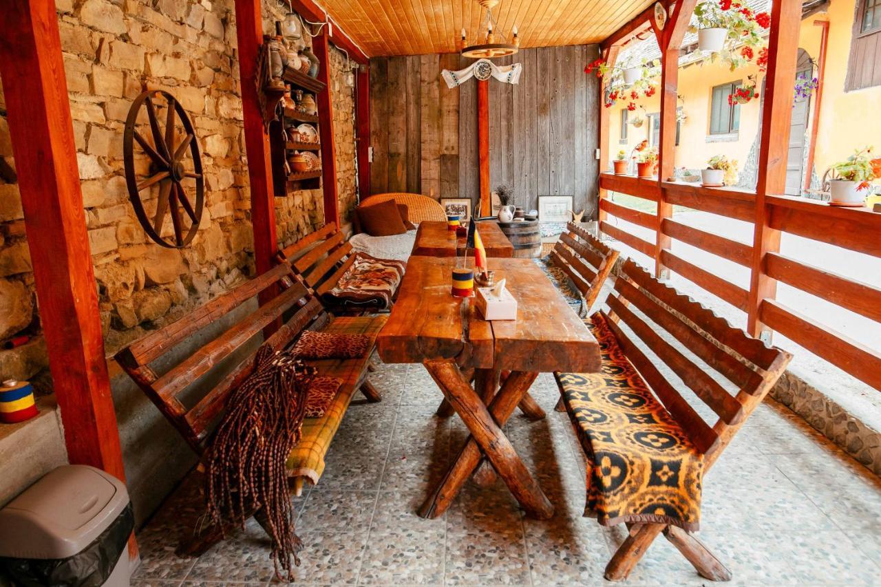Barcut Casa Pe Valea Hartibaciuluiゲストハウス エクステリア 写真